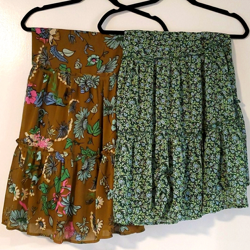 American Eagle skirts. Lot of 2. Size Large